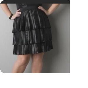 DKNY BLK PLEATED TIERED SKIRT SZ S